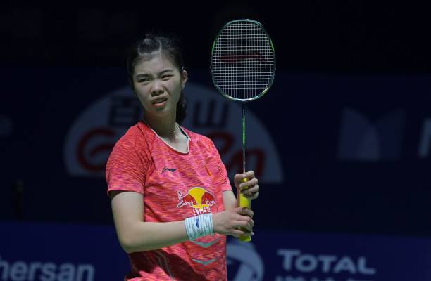 羽毛球单打必胜技巧:图解教学全解析