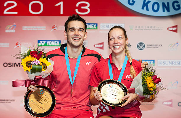 羽毛球单打比赛用网高度是多少?官方标准尺寸解析