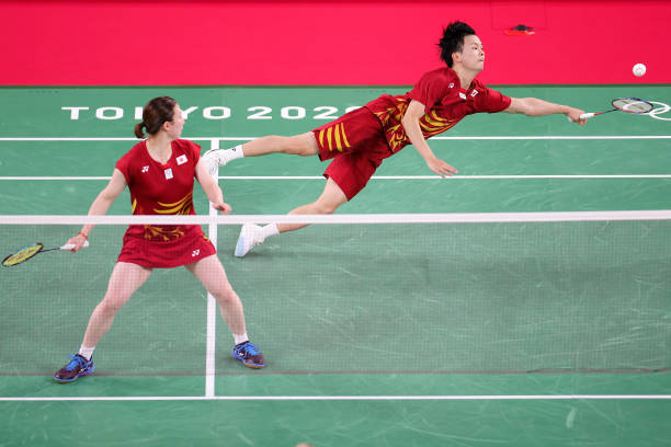 李宗伟羽毛球教学:从步伐到杀球,学习传奇选手的技术细节