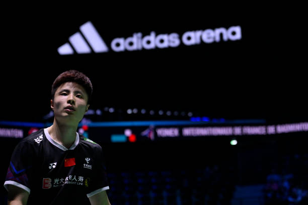 羽毛球拍重量选择指南：4U和5U的优缺点大比拼