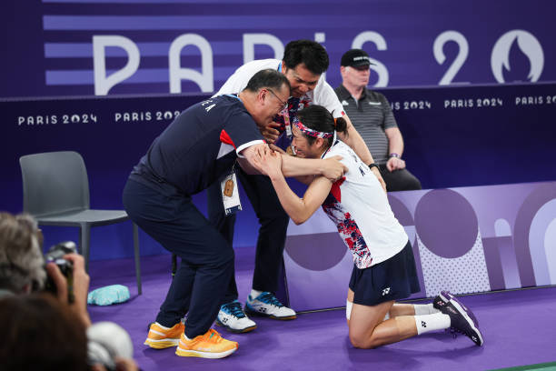 羽毛球拍选购指南:如何花小钱买到专业级手感?