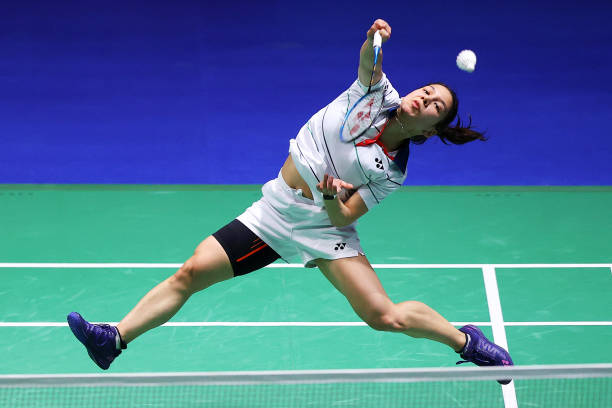 羽毛球停顿击球破解指南:预判与反应训练