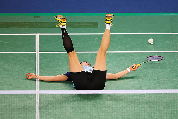 羽毛球单打比赛规则详解:从发球到得分全解析