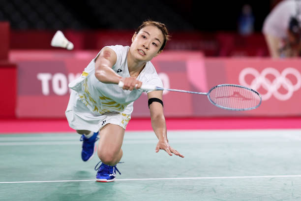 羽毛球拍4U重量实测:轻量化是否影响击球力度?