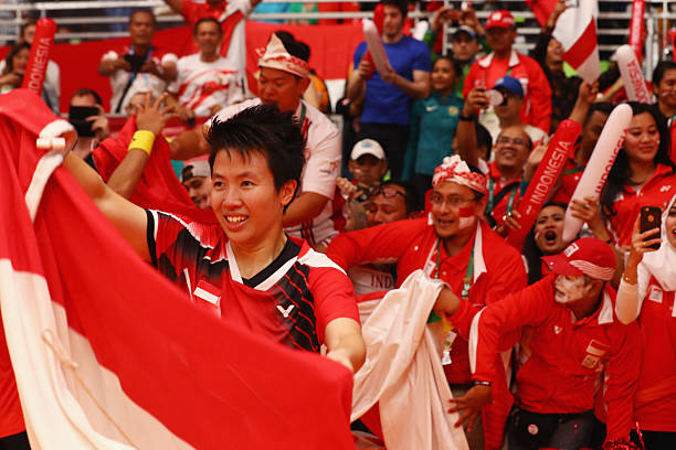 国际羽联规定的单打场地长宽是多少?