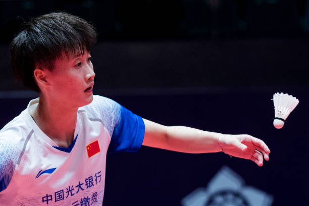 单打羽毛球场地尺寸要求:从底线到边线的距离