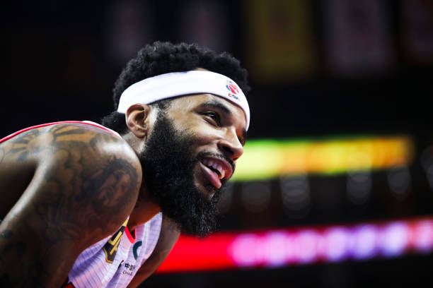 新手必看:避免二次运球及识别裁判犯规手势全指南