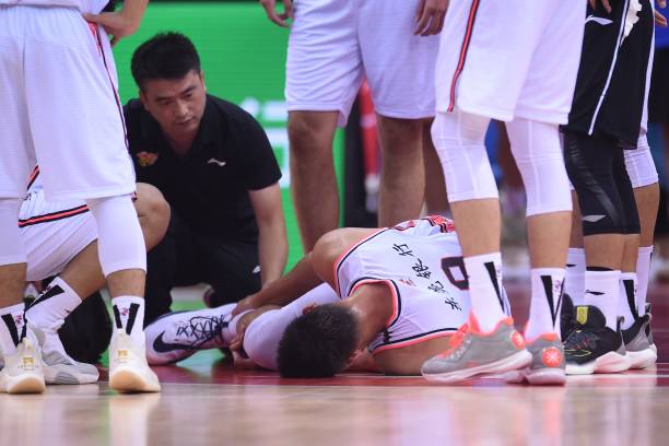 奥尼尔在湖人三连冠时期的表现如何?