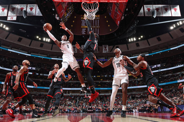 广东vs新疆:CBA联赛经典对决,谁能占据上风?