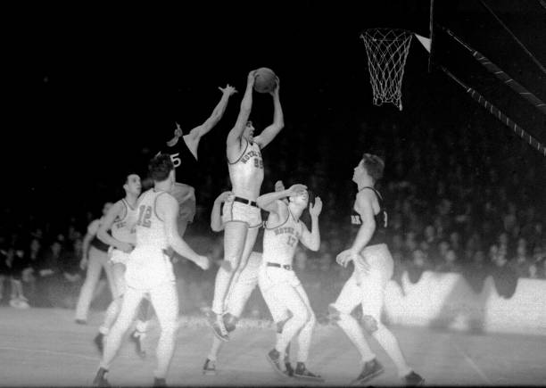 新赛季CBA开打，各队阵容变化引发关注