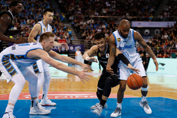 不止是迈两步:提升你“两步半”上篮命中率的5个关键技巧