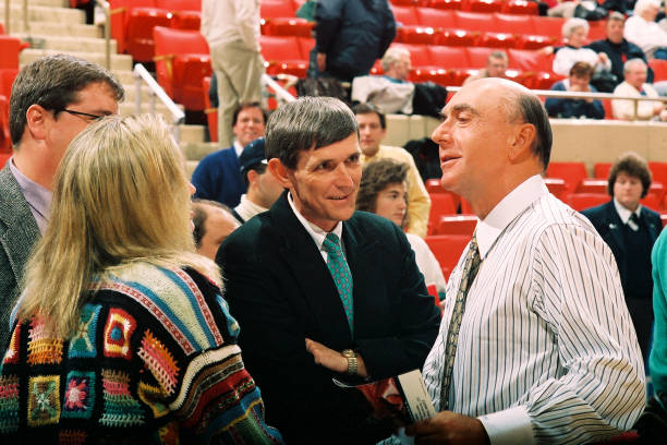 篮球转身技术分类：前转身与后转身的技术要点