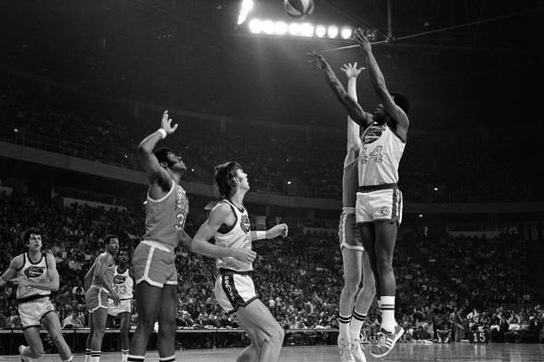 CBA总决赛录像分析：教练战术布置与临场调整