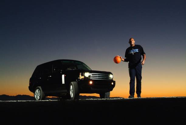 篮球场尺寸图详解:从场地材料到线条宽度的全面指南