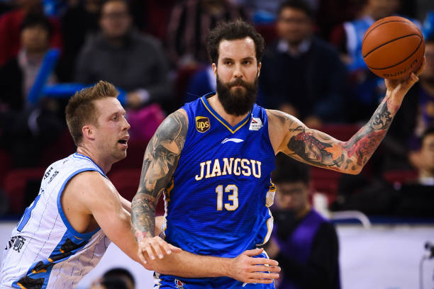 勇士交易截止日前动作频频,目标直指总冠军