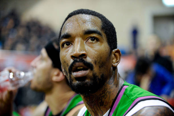 如何为农村社区打造一个标准篮球场?