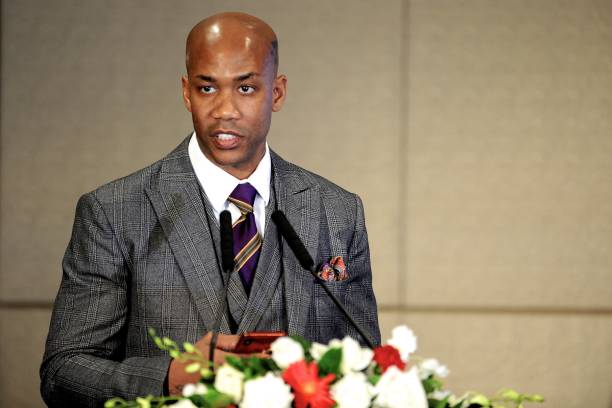 控卫的智慧：如何读懂防守并送出致命助攻