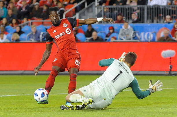 足球场设计指南:如何按标准长宽规划场地?