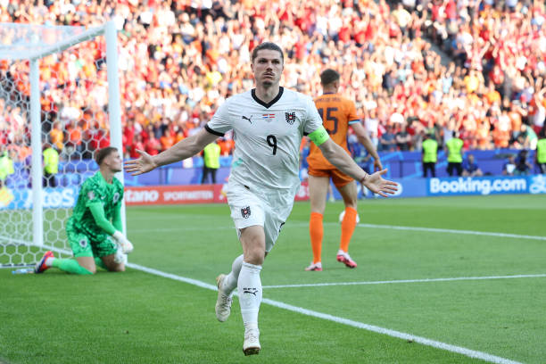 从理论到实践:初中足球传球教学全流程解析