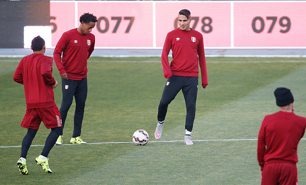 足球裁判必读:门将手球规则的全方位解析