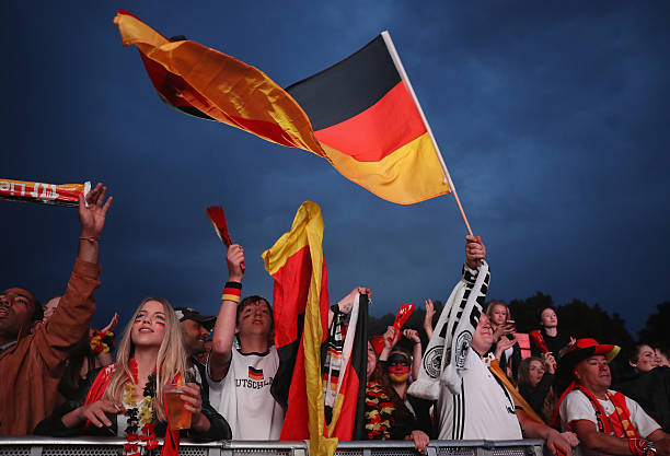 国足主场迎战，球迷必看直播指南