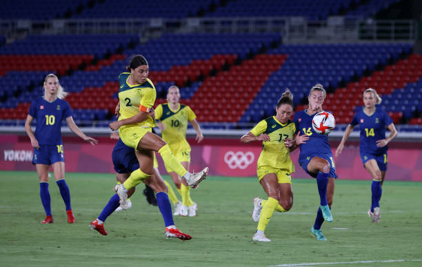 图解定位球传球:脚法、助跑与触球部位的细节分解