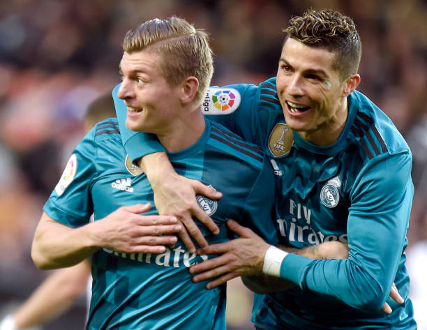 笼式足球场建设安全规范:防撞措施与应急通道设计