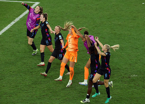 解析顶级射手的训练秘诀:如何练就致命射门技术