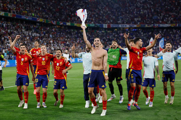 8月8日焦点战:谁将称霸绿茵场?