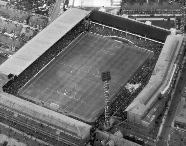 梅西在巴萨的黄金时代：三人组的战术与默契