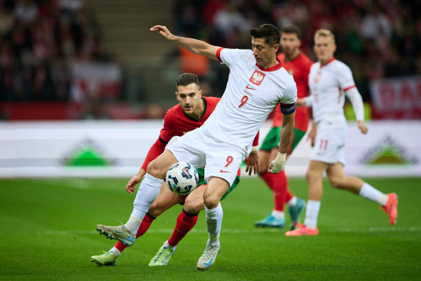 中国球迷热议:姆巴佩2021年身价是否被高估?