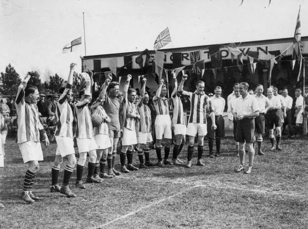 球场上的“神操作”:让人哭笑不得的失误集锦