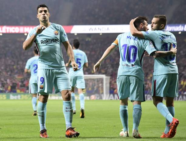 卡卡娇妻卡罗琳比基尼亮相 巴西海滩大秀火辣身材