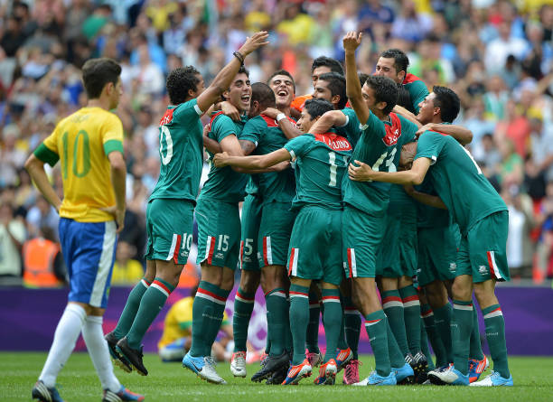 盘点足坛十大经典世界波破门,震撼全场!