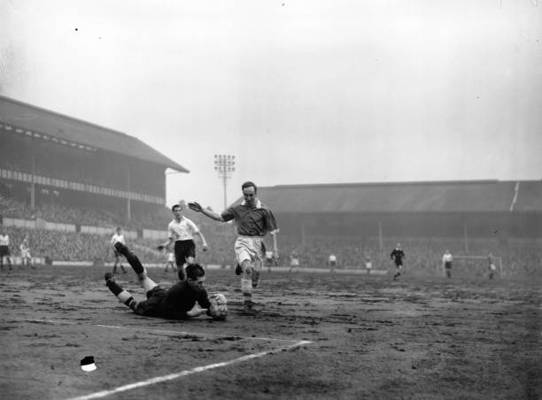 惊天逆转!门将倒挂金钩神扑点球技惊四座