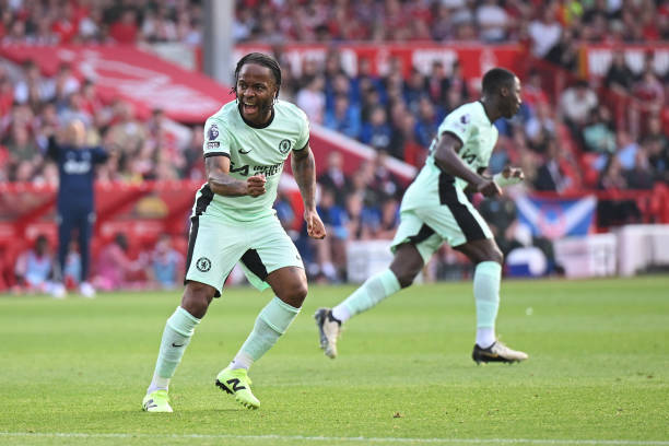 姆巴佩身高引发热议:身高是否影响足球运动员的成就?