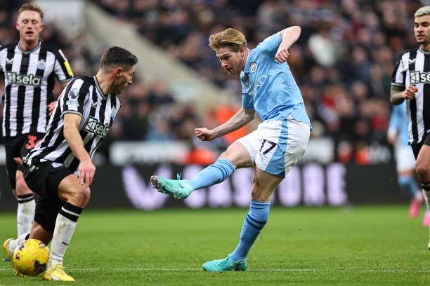 马拉多纳身材之谜:矮小身躯如何承载巨大能量?