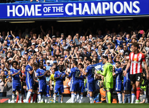 七人制足球场示意图：球门区、中圈与边线详解