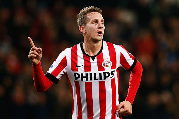 罗纳尔多中文含义探秘:名字背后的文化故事