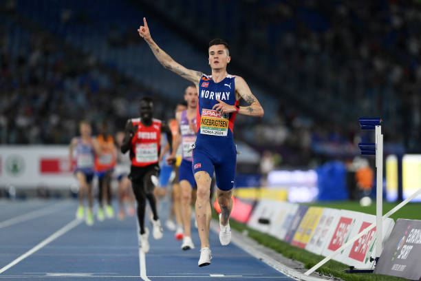 跳高必备基本功:姿势、助跑与起跳技巧详解