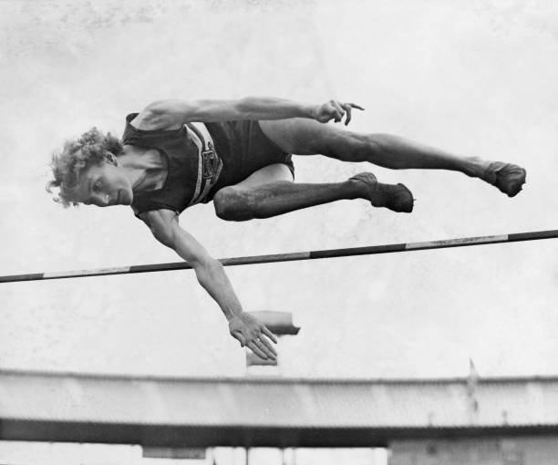 以故事性开头,探讨历史与传说