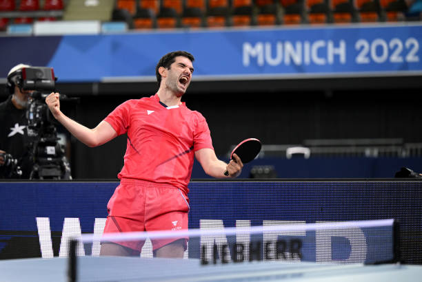 乒乓球双打配合技巧:站位与跑位指南