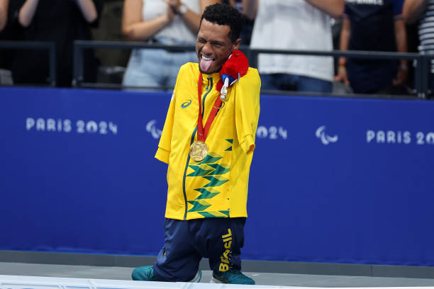 正规游泳比赛视频教程:自由泳、蛙泳、蝶泳、仰泳全攻略