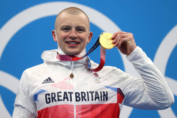 中小学生游泳比赛：展现体育精神与青春活力