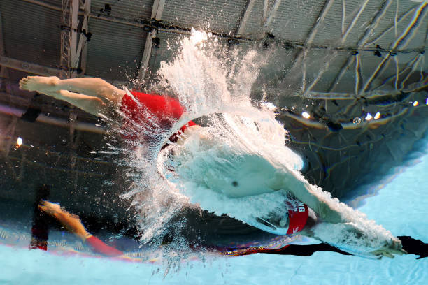 专业游泳运动员的水下睁眼技巧与训练方法