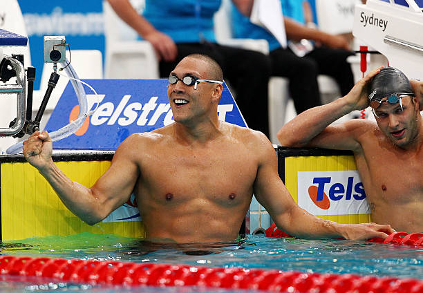 避免尴尬:女生游泳时穿泳裤是否需要额外内搭?