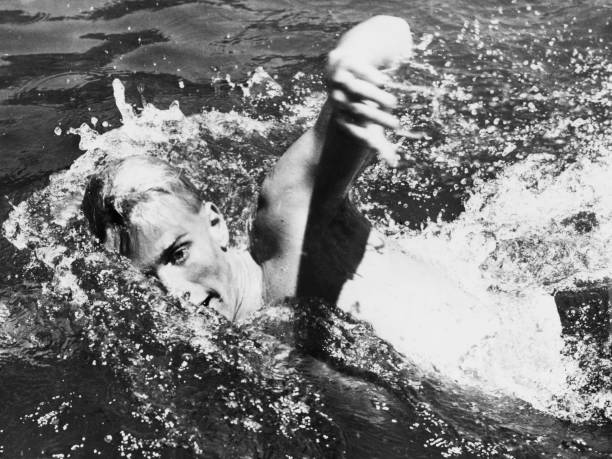 游泳真的能治疗腰椎病吗?专家解析