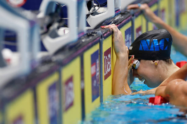 男子游泳决赛全程高清录像，见证冠军诞生时刻！