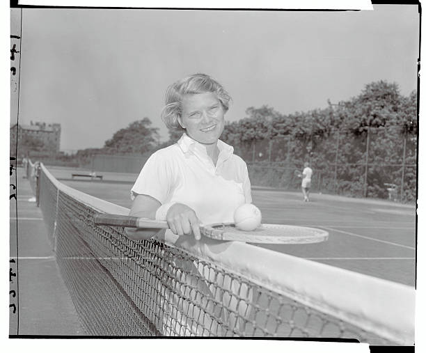 网球单打比赛中的行为准则:球员犯规与处罚规则