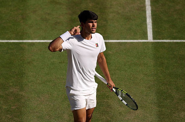 郑钦文冲击八强!实时比分更新与精彩集锦